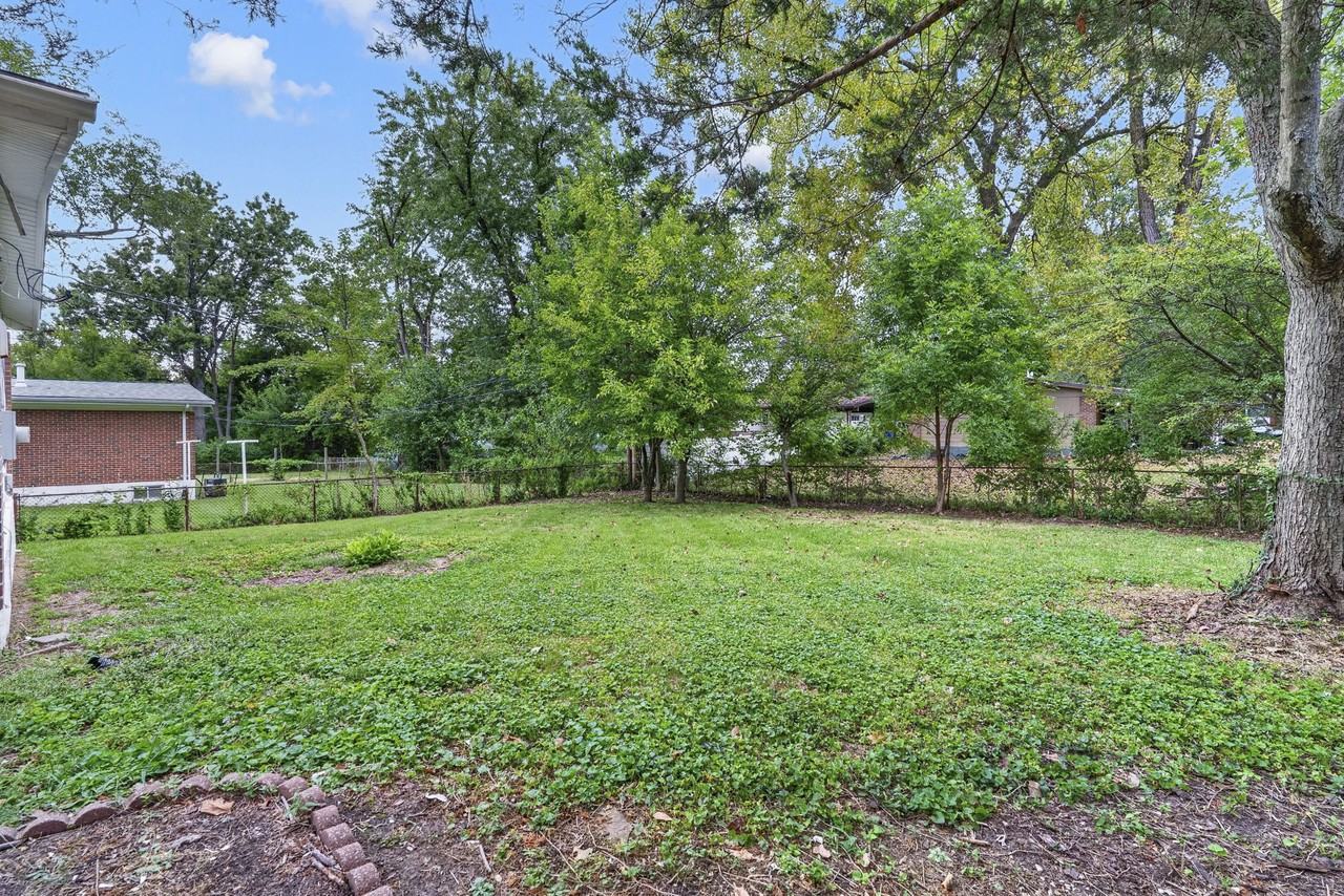 680 Jamaica Pl #NA - Photo 3 of 21