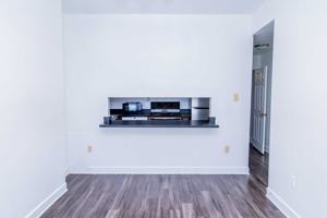 featured image of 104 104 & 104 1/2 E Clay St