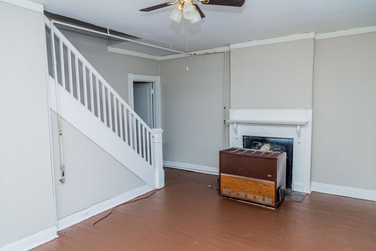 20 S Plum St