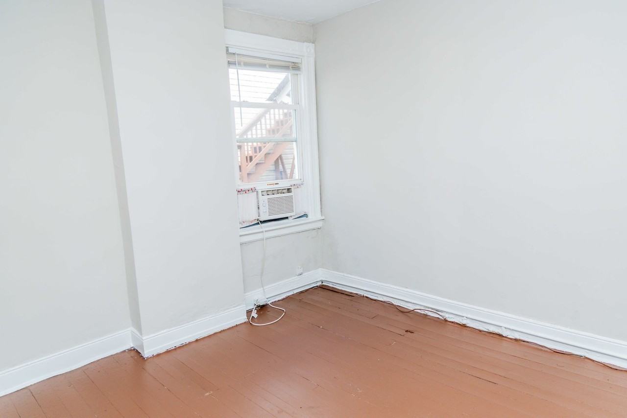 20 S Plum St - Photo 5 of 11