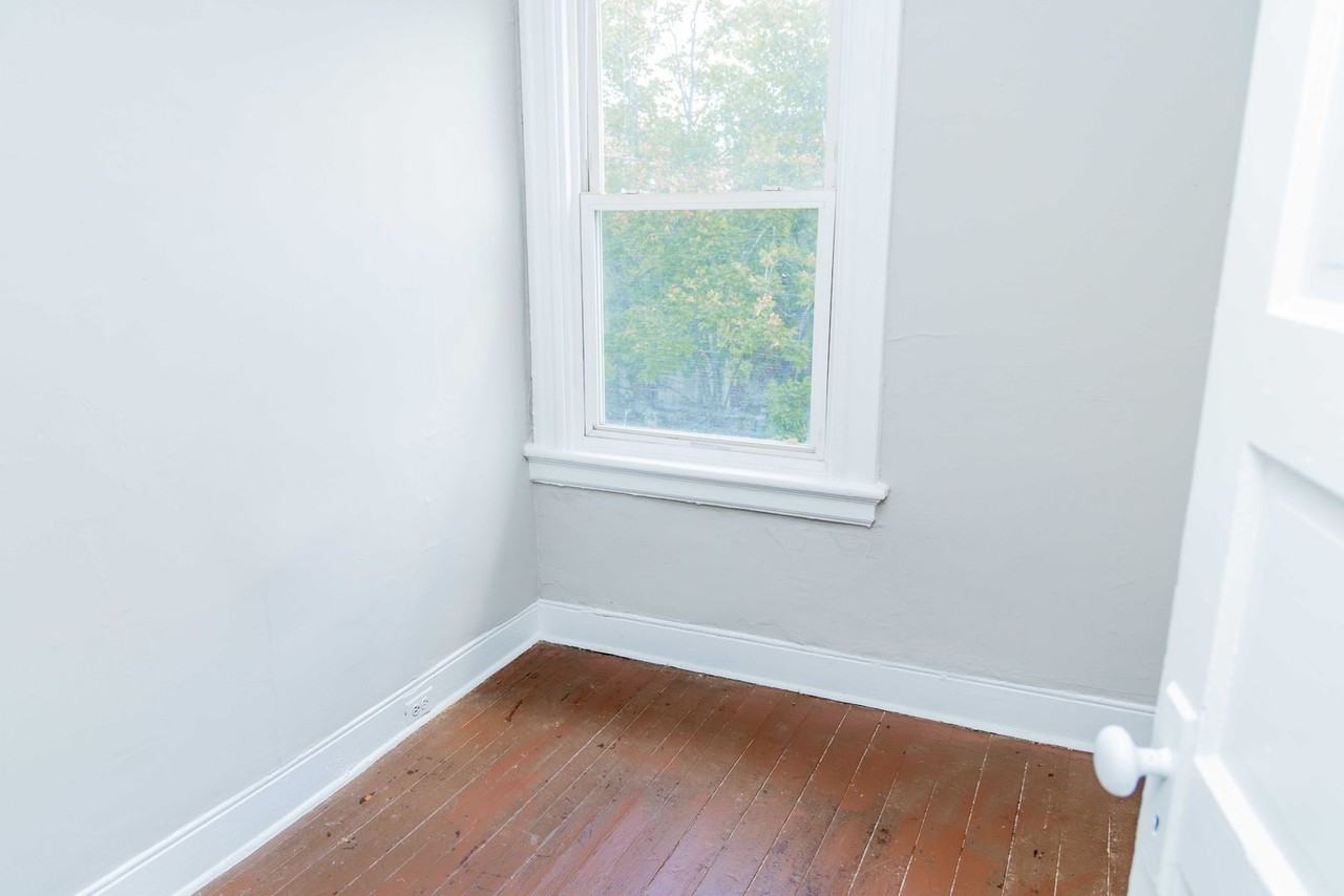 20 S Plum St - Photo 7 of 11