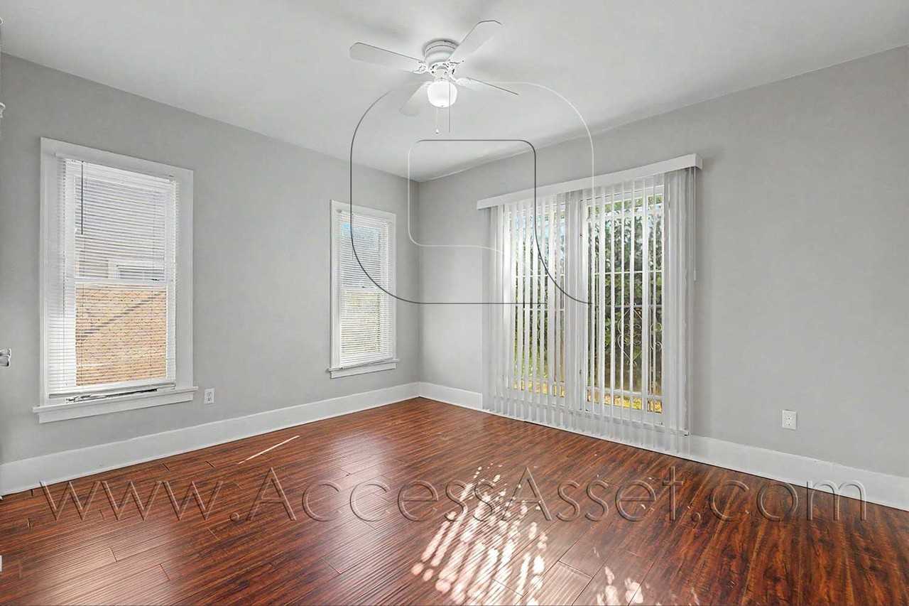 2829 N Pershing Ave - Photo 7 of 23