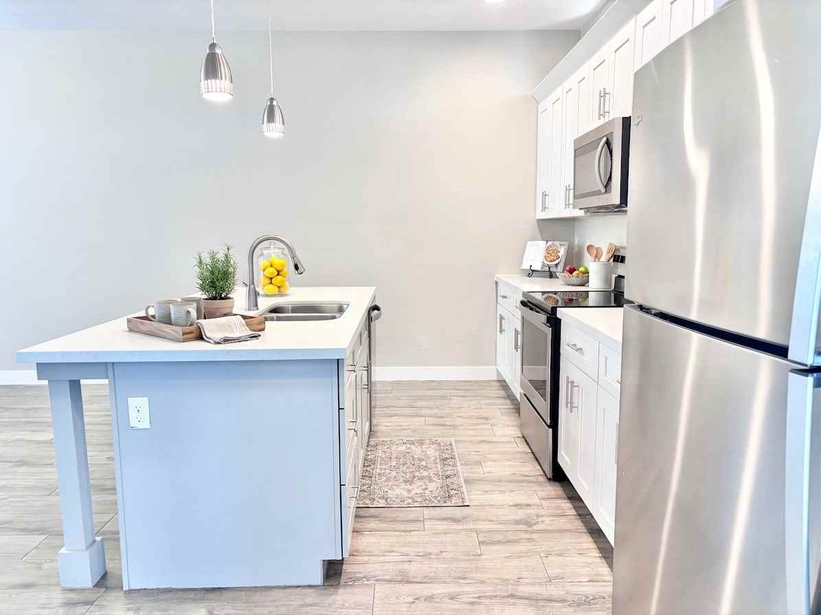 3000 N 37th St #8 - Photo 2 of 35