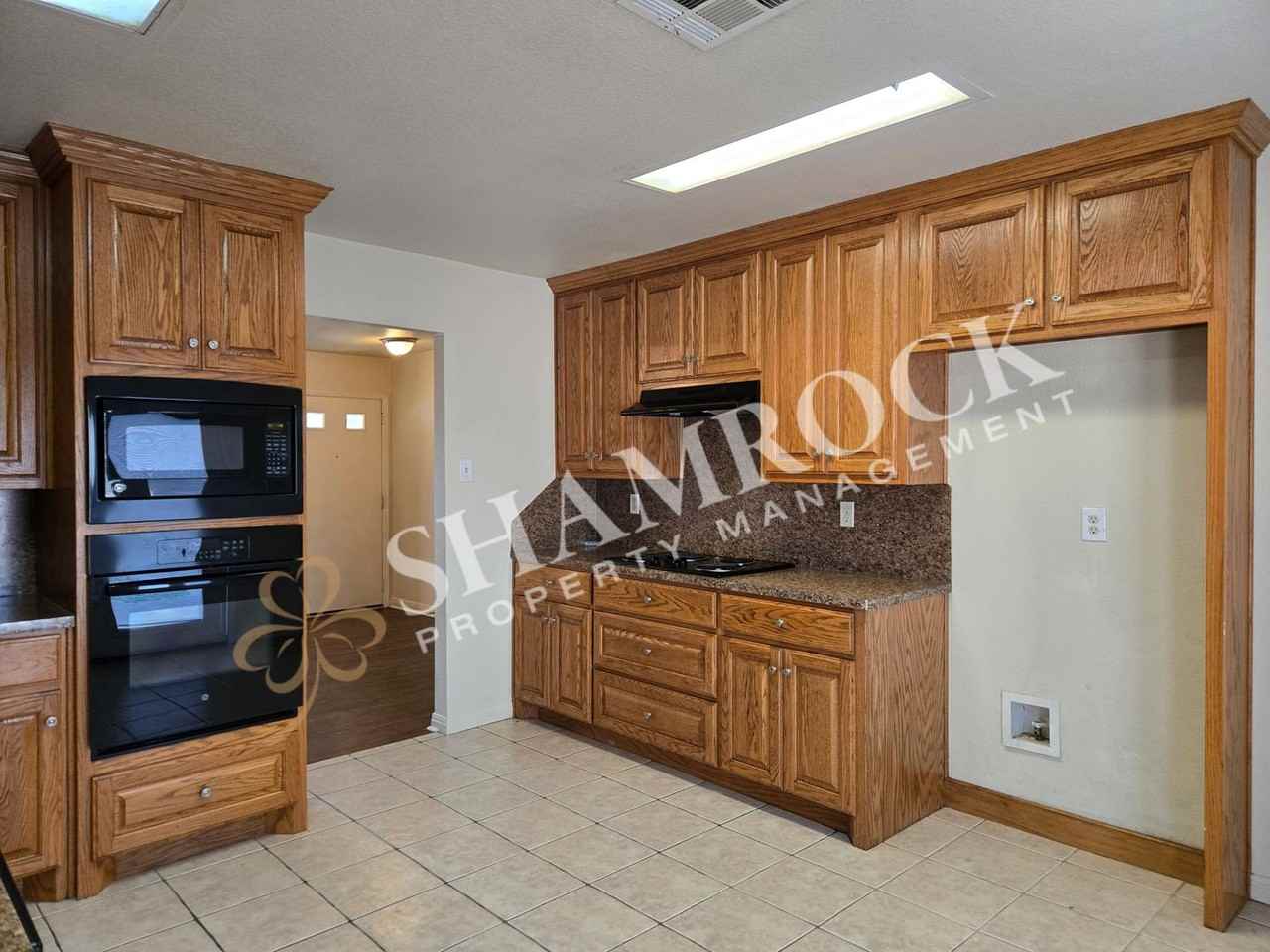 317 Texas Ave - Photo 6 of 19