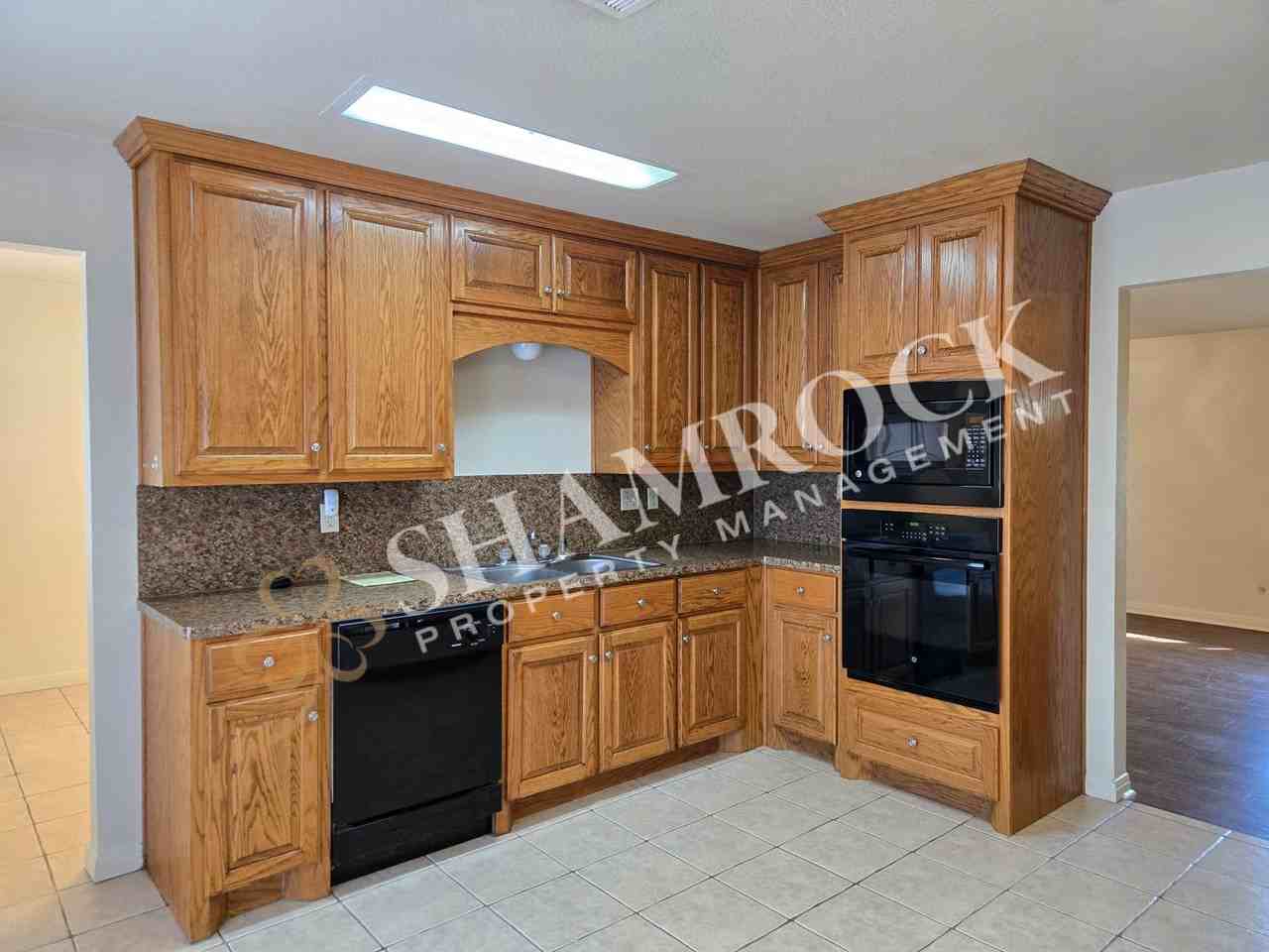 317 Texas Ave - Photo 7 of 19