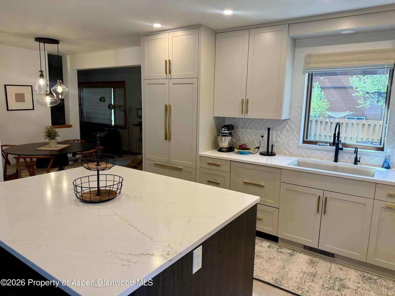 241 Deer Run - Photo 4 of 17