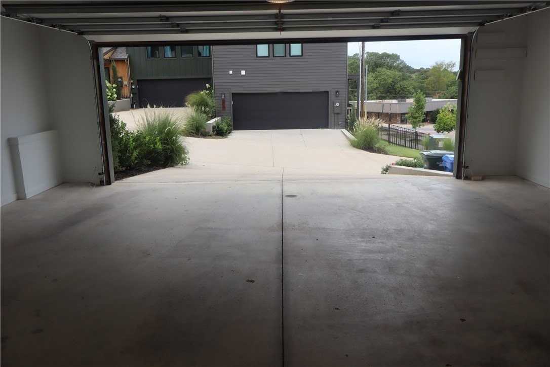 2085 E Roe Ter - Photo 3 of 31
