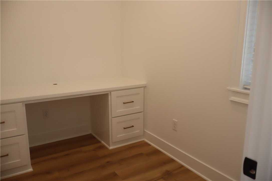 2085 E Roe Ter - Photo 6 of 31