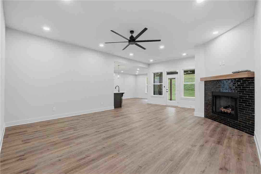 1229 Bunker Dr - Photo 4 of 31