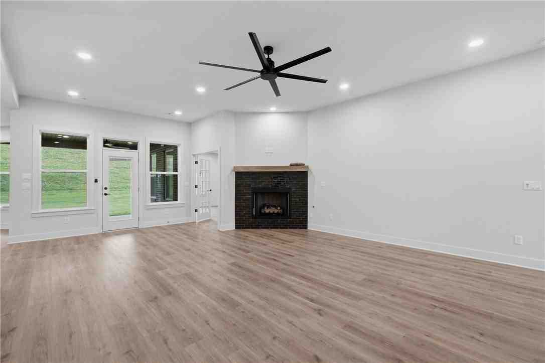 1229 Bunker Dr - Photo 5 of 31