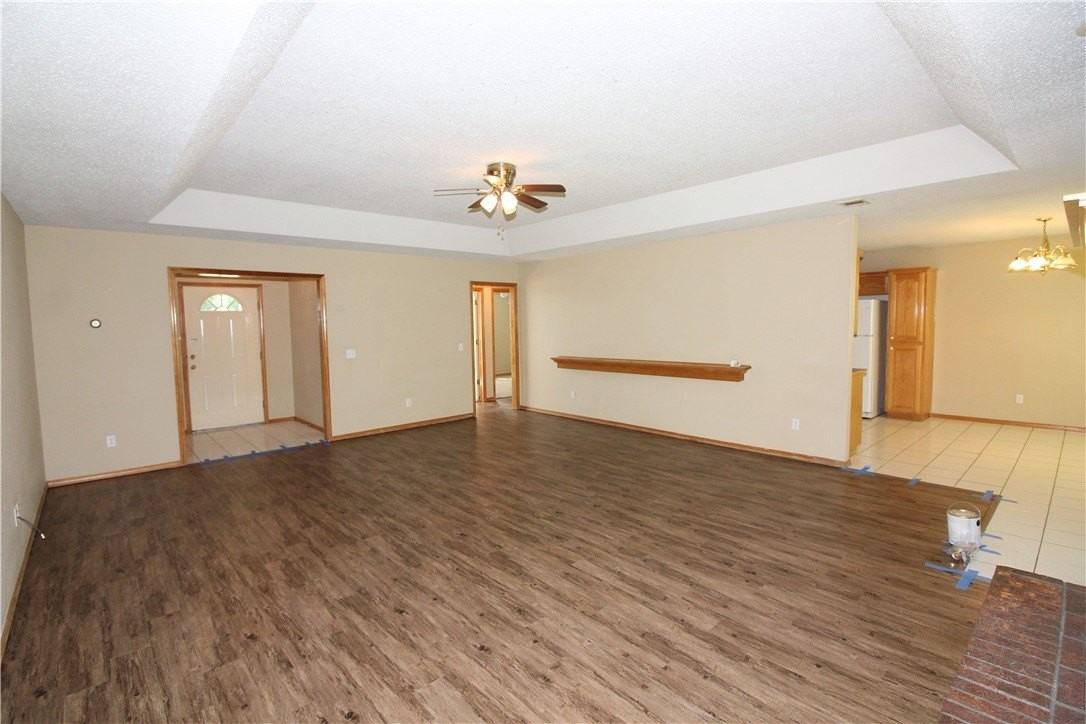 2103 Se S St - Photo 3 of 20