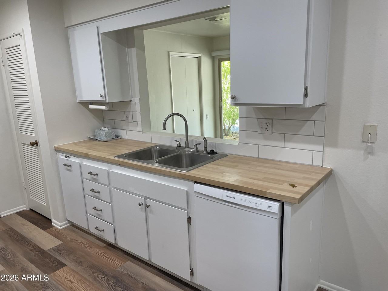 9504 W Hidden Valley Cir - Photo 6 of 17