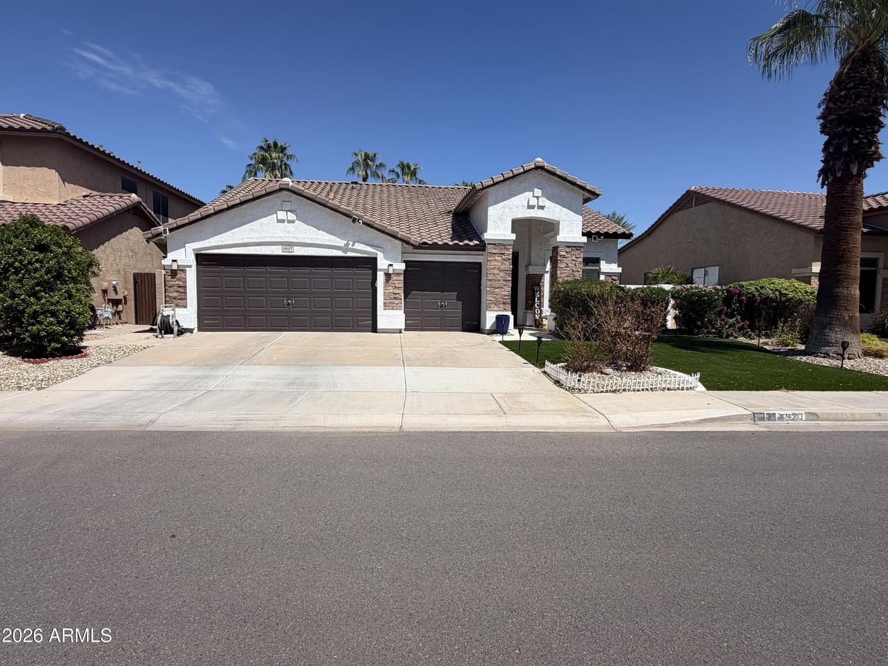 3927 S Hollyhock Pl - Photo 2 of 34