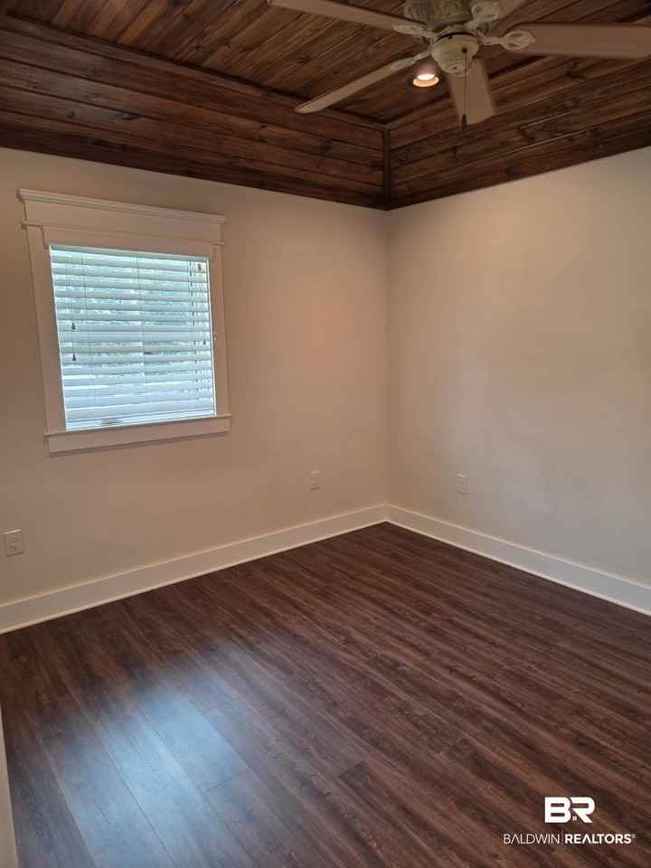 818C Manci Ave - Photo 5 of 7