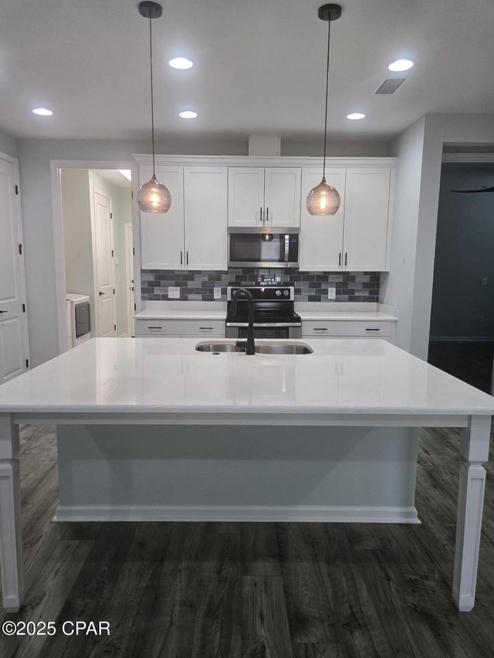 8676 Coral Reef Way - Photo 6 of 23
