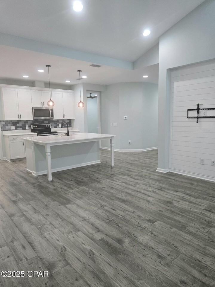 8676 Coral Reef Way - Photo 7 of 23