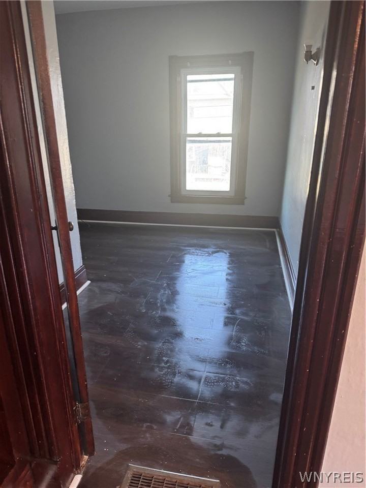 29 Apple Ave - Photo 3 of 5