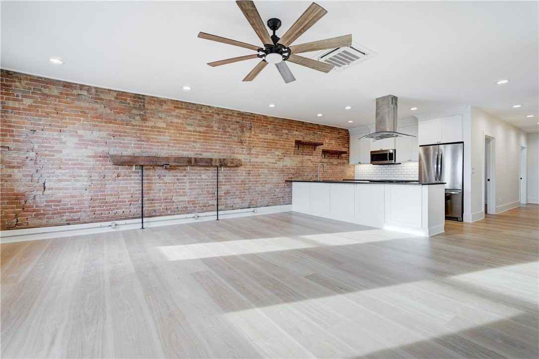 137 S Main St #3 - Photo 5 of 22