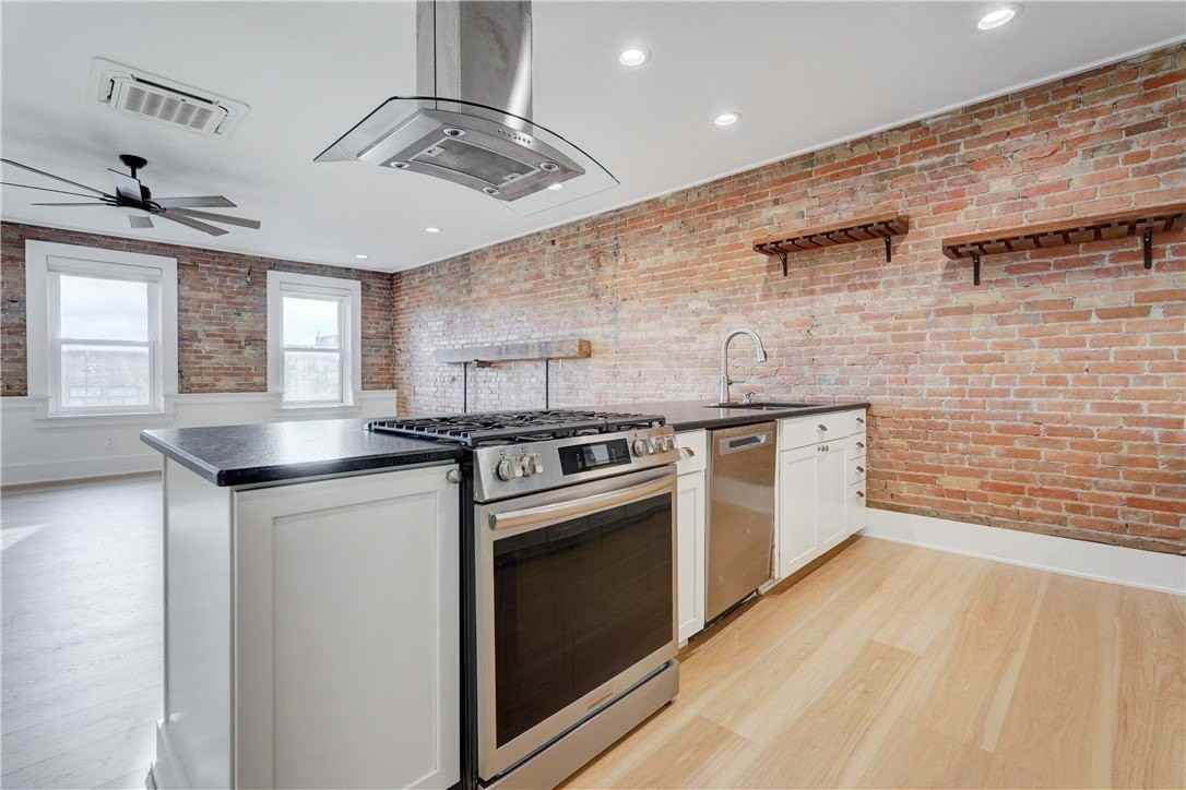 137 S Main St #3 - Photo 6 of 22