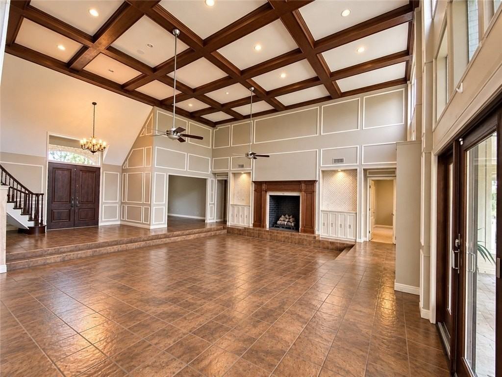 4910 Wooldridge Rd - Photo 4 of 34