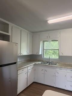 319 S Nueces St - Photo 2 of 10