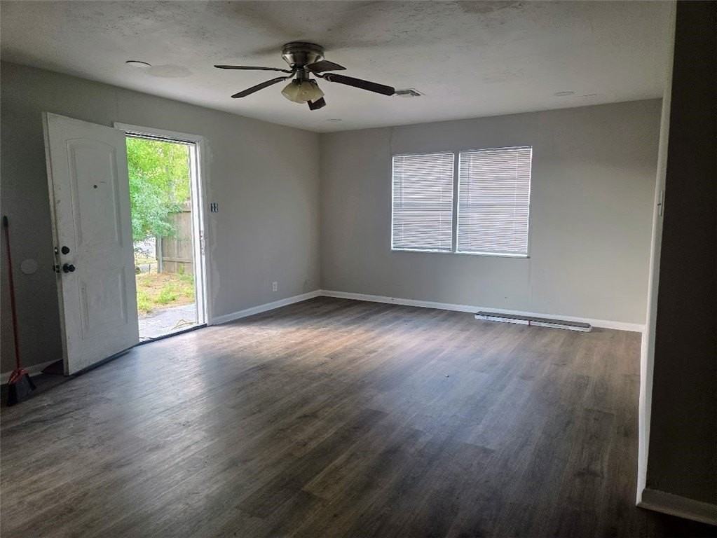 11723 Mallard Dr - Photo 2 of 9