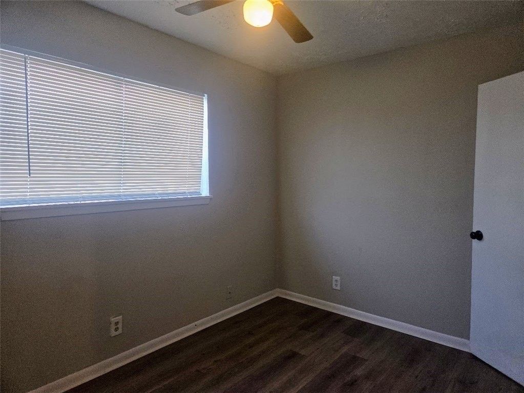 11723 Mallard Dr - Photo 4 of 9