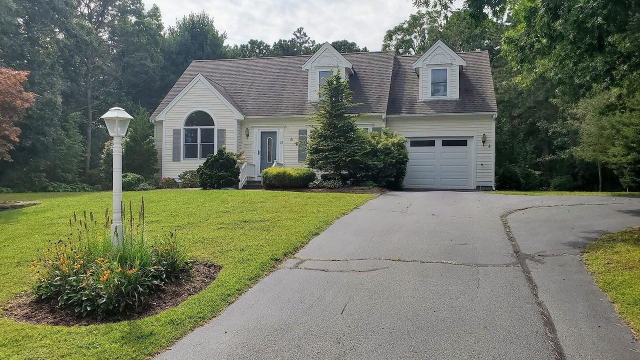 28 Quashnet Woods Dr - Photo 2 of 35