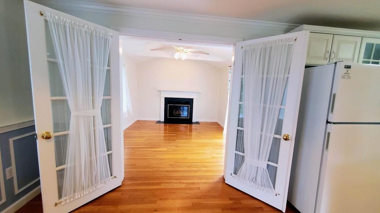 28 Quashnet Woods Dr - Photo 6 of 35
