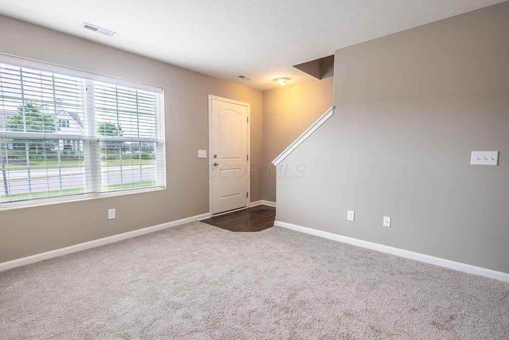 5750 Hayden Run Blvd - Photo 5 of 30