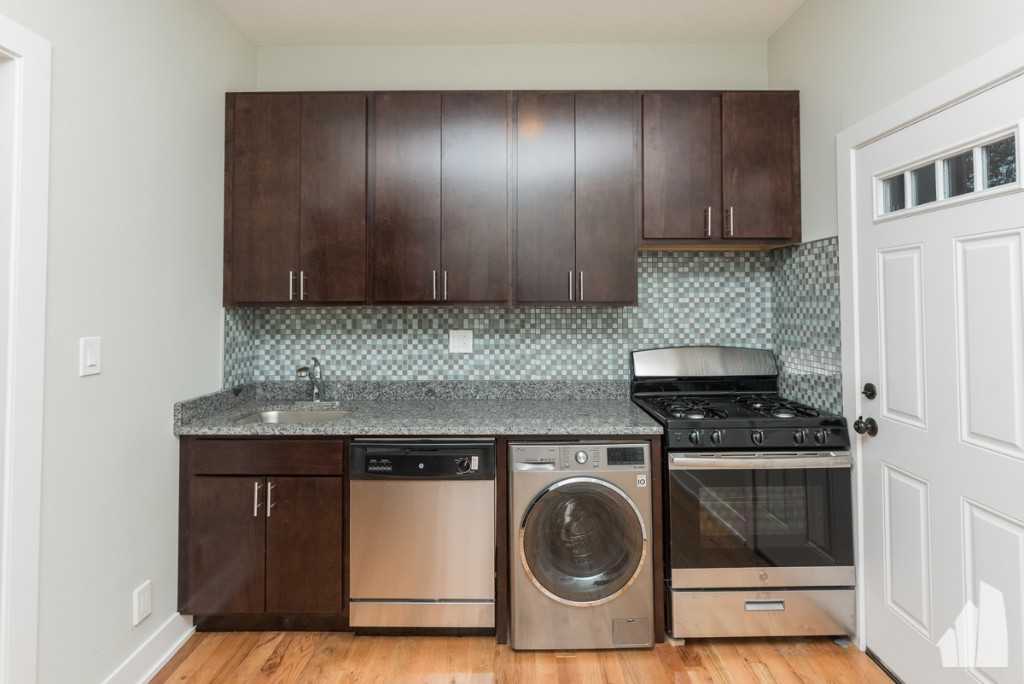 627 W Oakdale Ave #629-2 - Photo 5 of 14