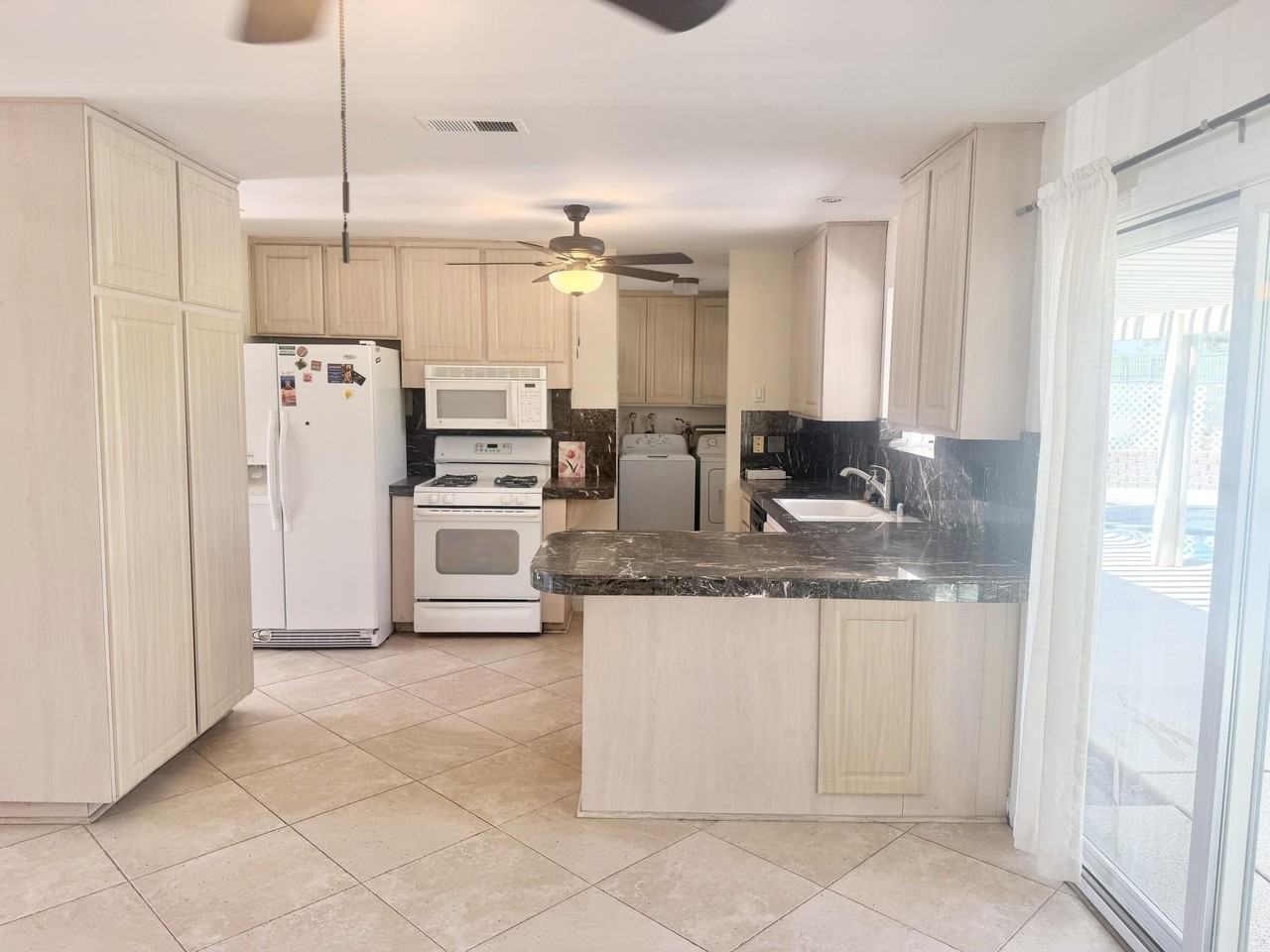 43586 Virginia Ave - Photo 4 of 19