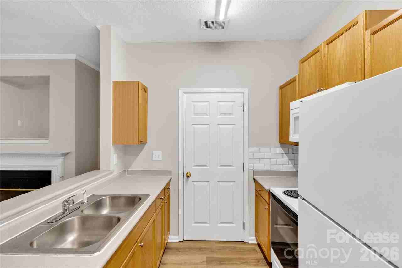 6349 Mallard View Ln - Photo 4 of 23