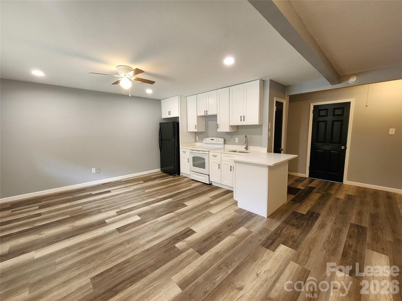 210 N Salisbury Ave - Photo 2 of 16