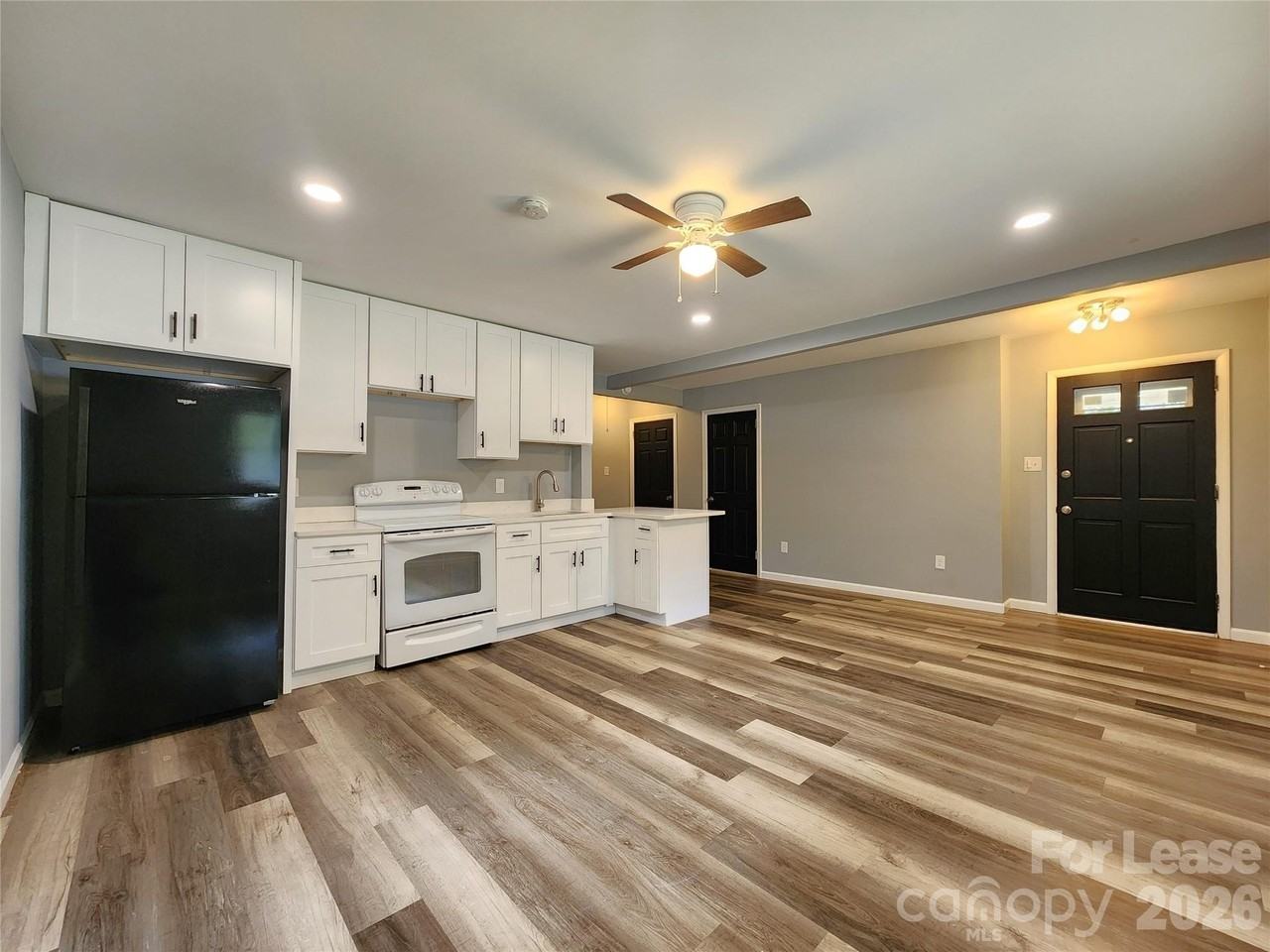 210 N Salisbury Ave - Photo 3 of 16