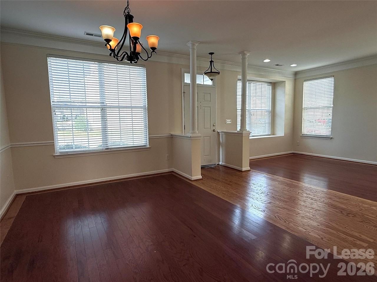 7549 Bluff Point Ln - Photo 3 of 16
