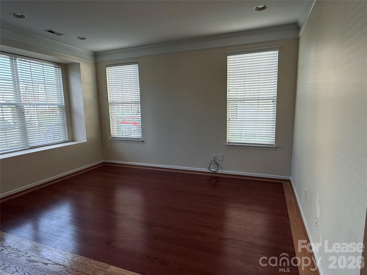 7549 Bluff Point Ln - Photo 4 of 16
