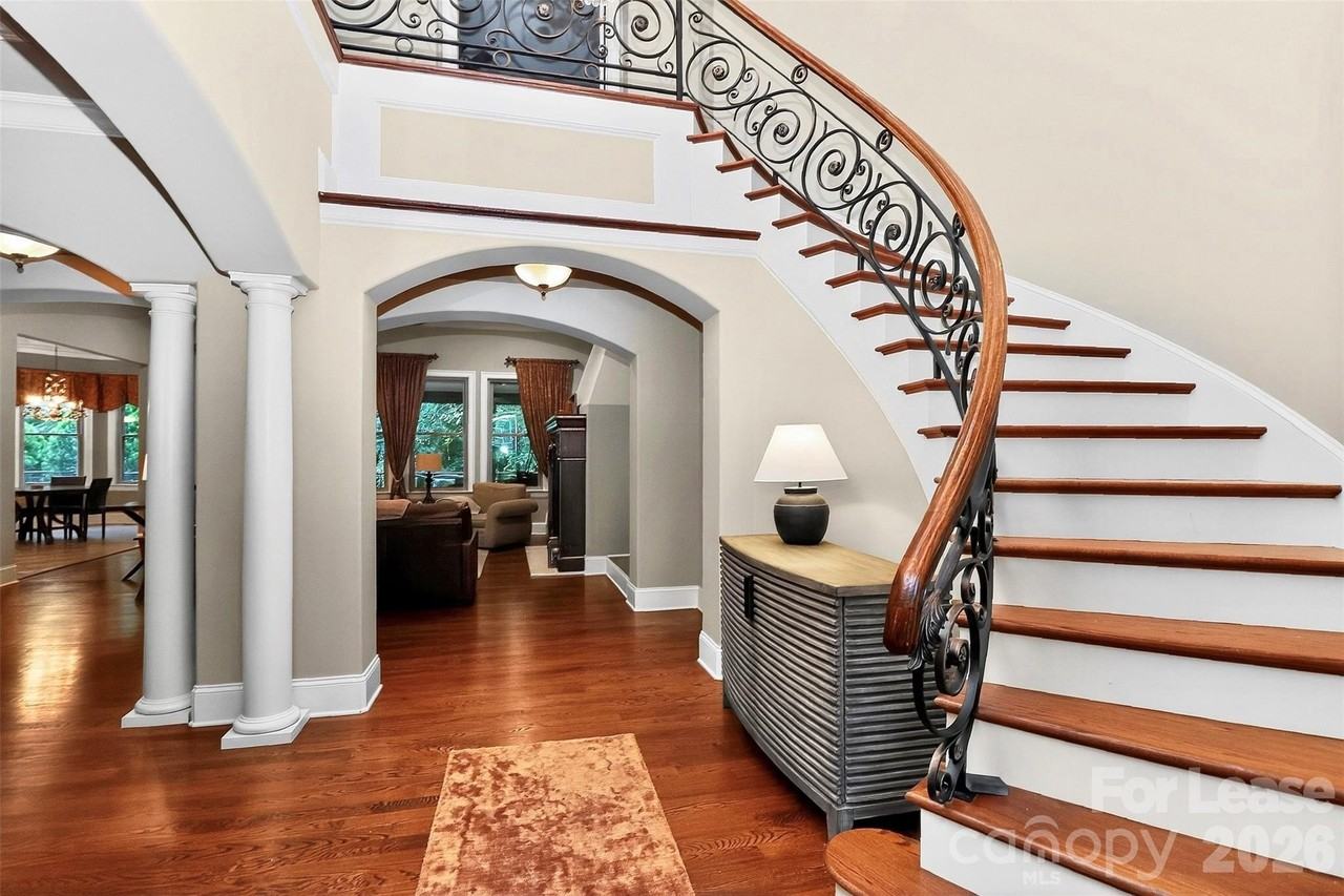 6031 Greystone Dr - Photo 4 of 41