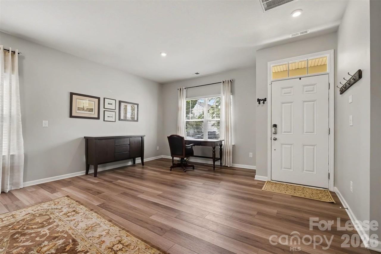9011 Ramsford Ct - Photo 4 of 30