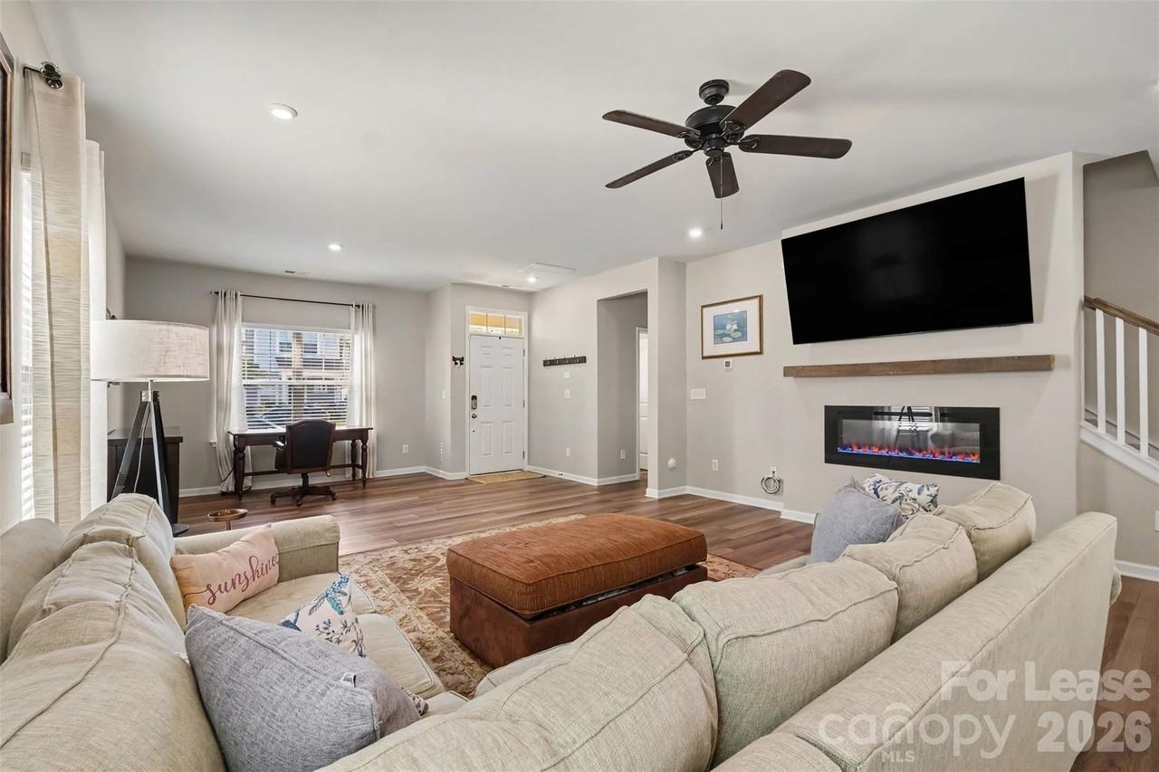 9011 Ramsford Ct - Photo 6 of 30