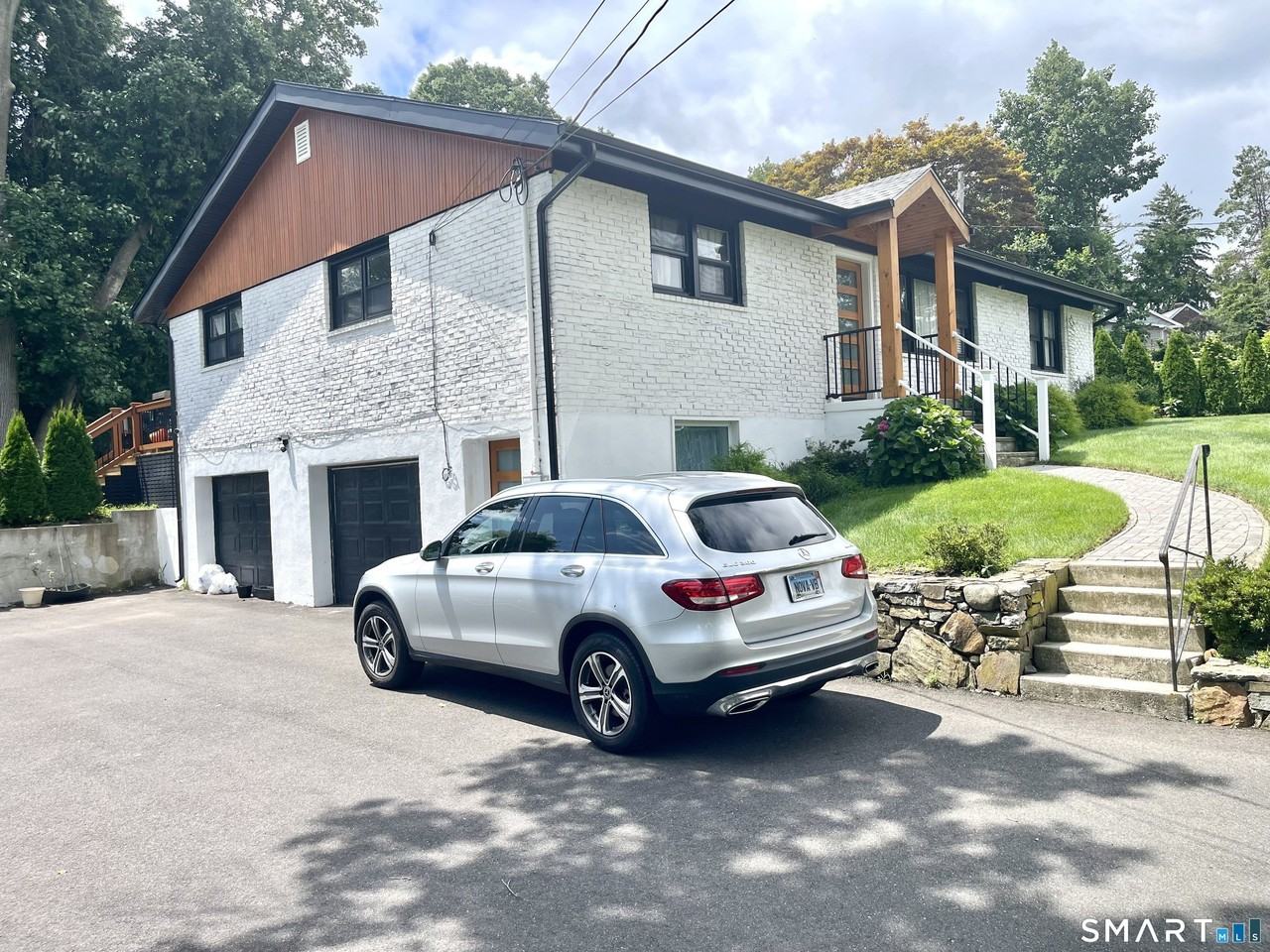 88 Yale Ave - Photo 2 of 36