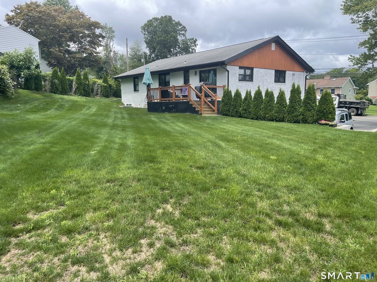 88 Yale Ave - Photo 5 of 36