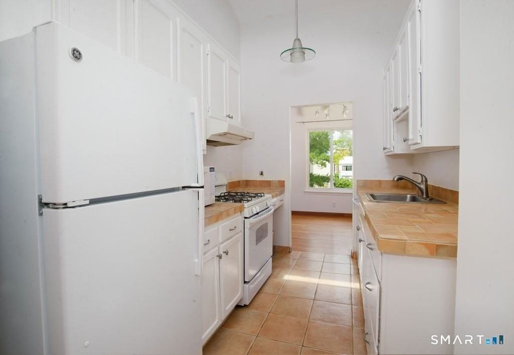 68 Lawson Ln #68 - Photo 4 of 11