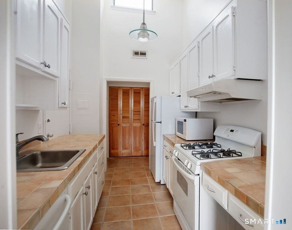 68 Lawson Ln #68 - Photo 5 of 11