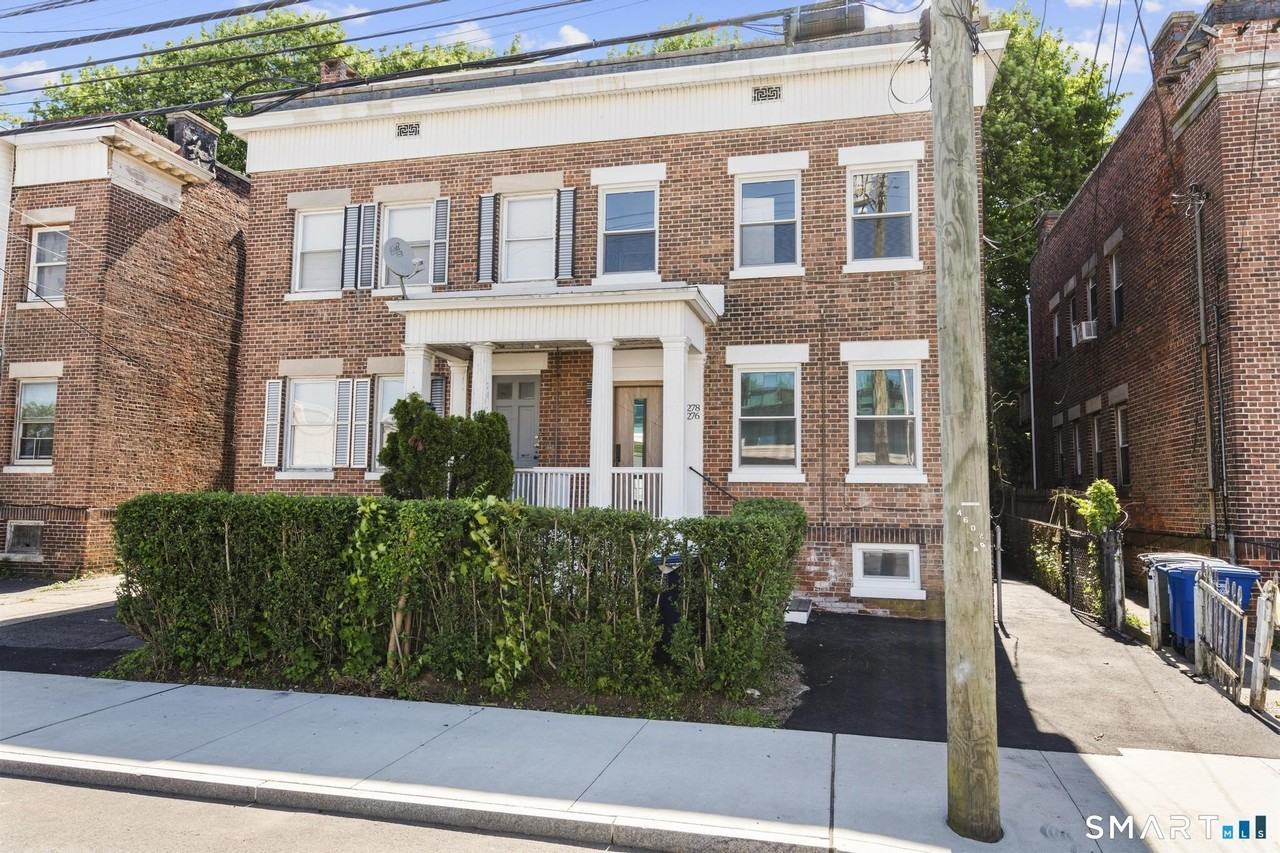 276 Bond St - Photo 2 of 16