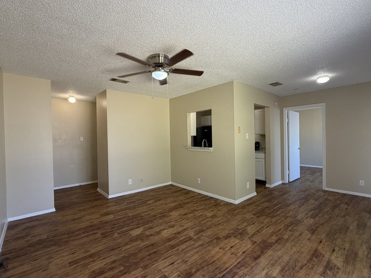 1004 Ridgemont St #1 - Photo 4 of 16