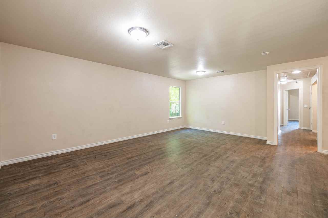 7668 Oak Chase - 1 #1 - Photo 3 of 14