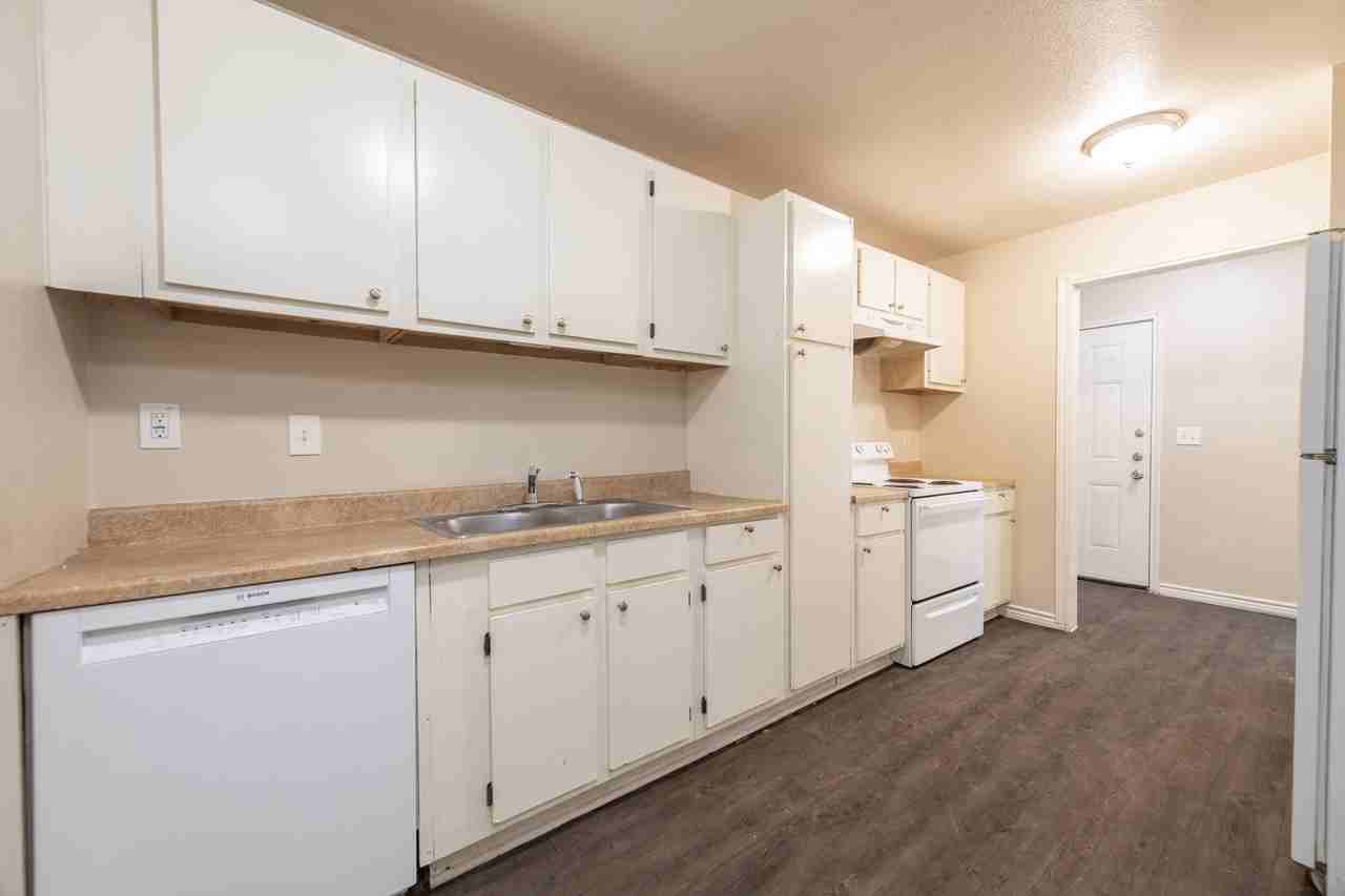 7668 Oak Chase - 1 #1 - Photo 5 of 14