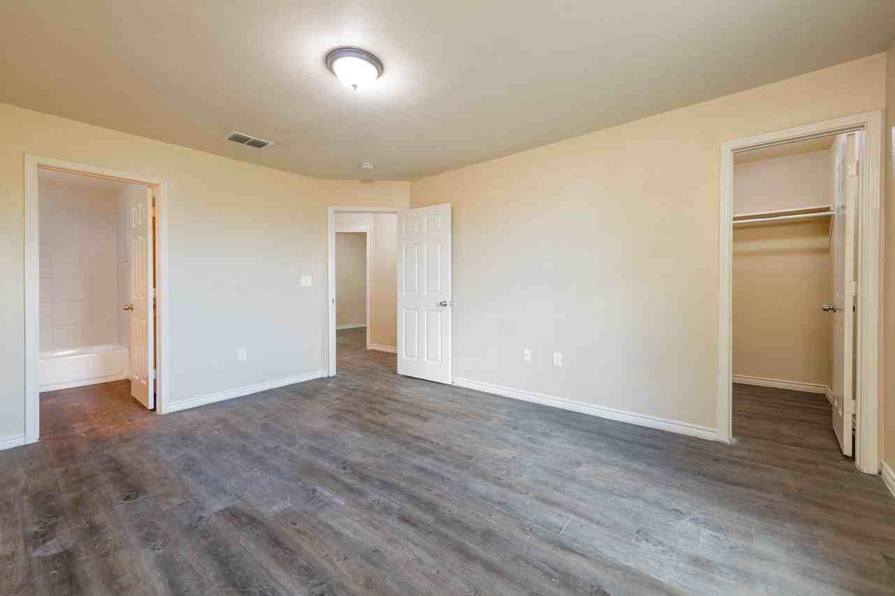 7668 Oak Chase - 1 #1 - Photo 7 of 14