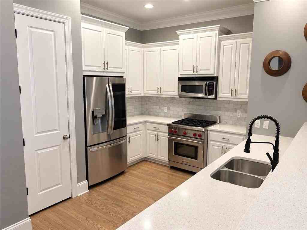 3170 Neal Ct - Photo 3 of 15